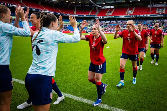 Thea Bjelde and Julie Blakstad of Norway