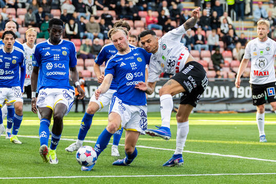 GIF Sundsvalls Malte Hallin och Örebros Ahmed Yasin