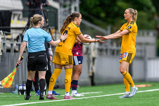 IFK Norrköpings Sigdis Eva Bárdardottir och Beatrice