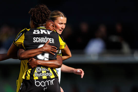 Häckens Felicia Schröder jublar