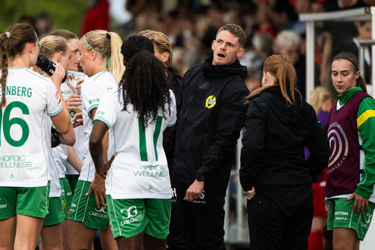 Hammarbys tränare William Strömberg
