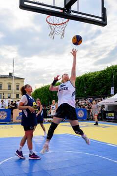 Cassandra Watts och Amanda Tivenius