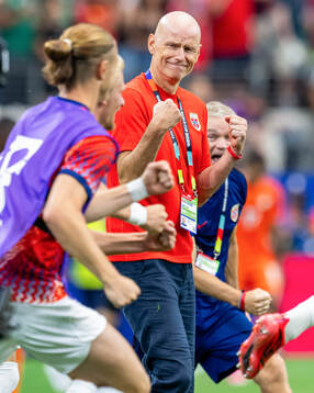 Head coach Ståle Solbakken of Norway celebrates at the