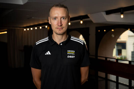 Head coach Mikko Riipinen of the Swedish national
