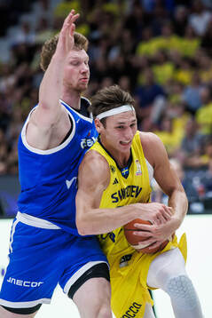 Pelle Larsson of Sweden