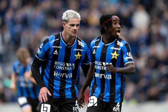 Sirius Robbie Ure och Odera Samuel Onuchukwu Adindu jublar