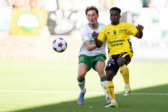 Hammarbys Noah Persson och Elfsborgs Momoh Ibrahim Kamara