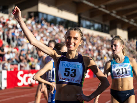 Carmen Cernjul Spårvägens FK jublar