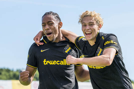 Bläddra bland fler bilder av Fotboll, Allsvenskan, Mjällby - AIK