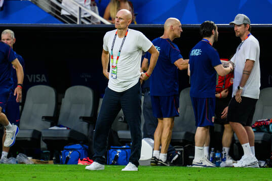 Head coach Ståle Solbakken of Norway looks dejected