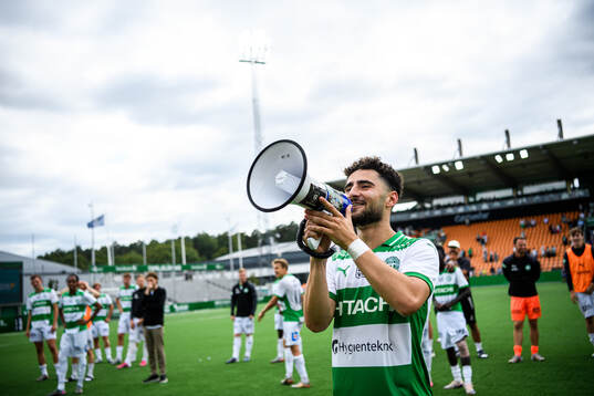 Västerås Ismet Lushaku jublar