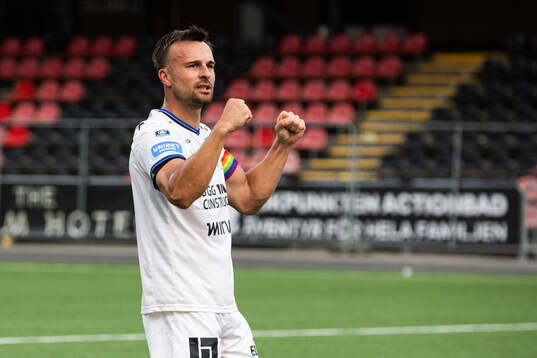 Sirius Henrik Rönnlöf Castegren jublar