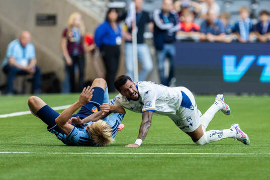 Djurgårdens Oskar Fallenius och Halmstads Rami Kaib