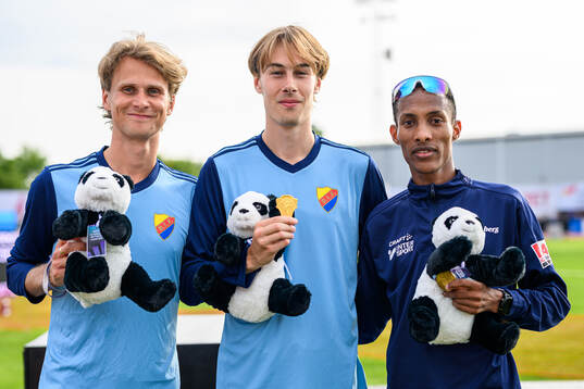 Vidar Johansson, Djurgårdens IF, och Leo Magnusson,