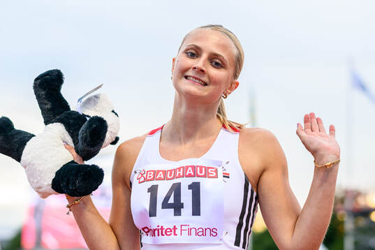 Nora Lindahl, Hässelby SK, jublar
