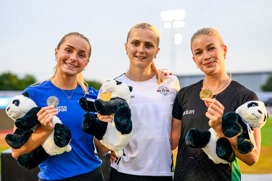 Wilma Svenson, IFK Växjö, Nora Lindahl, Hässelby SK,och