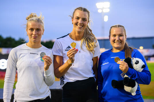 Elin Lindberg, Ystads IF, Beatrice Lantz, Hässelby SK, och