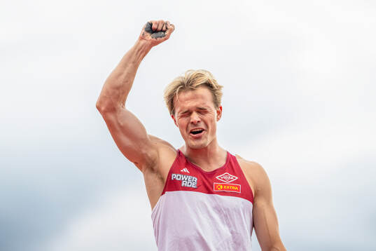 Sondre Guttormsen celebrates