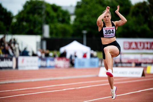 Cornelia Nilsson i damernas trestegsfinal