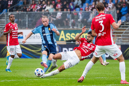 Djurgårdens Kristian Lien och Degerfors Ahmad Faqa