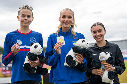 Vera Sjöberg, Täby IS, Carmen Cernjul, Spårvägens FK