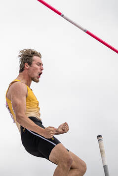 Oliver Sandberg, Huddinge AIS, jublar
