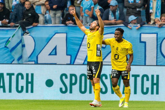 Elfsborgs Arber Zeneli jublar
