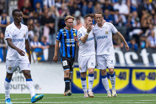 IFK Göteborgs Tobias Heintz och Sam Larsson jublar