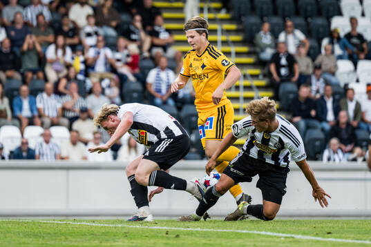 Landskronas Gustaf Bruzelius och IFK Norrköpings Axel