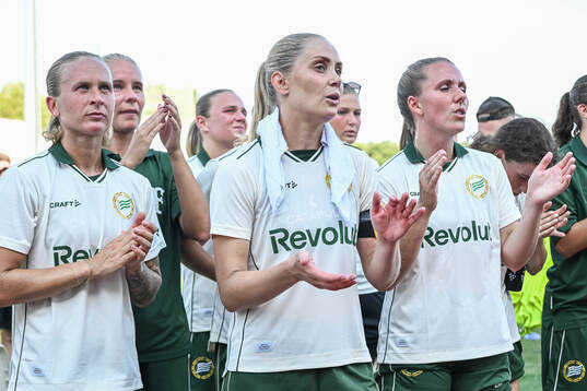 Filippa Curmark, Alice Carlsson and Guðrún Arnardóttir