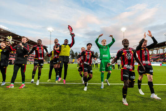 Östersunds spelare jublar