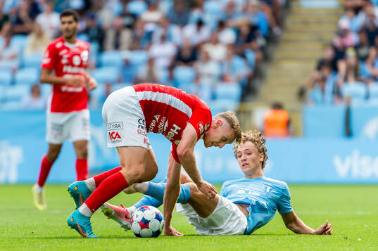 Degerfors Sebastian Ohlsson och Malmö FFs Anton Höög