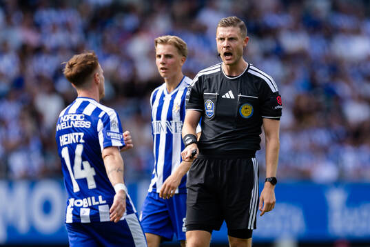 IFK Göteborgs Tobias Heintz och Domare Erik Mattsson