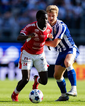 Kalmars Charles Sagoe Jr och IFK Göteborgs David Kruse