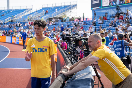 Melwin Lycke Holm of Sweden with father Stefan Holm