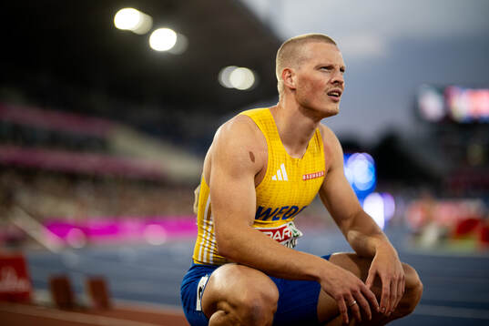 Henrik Larsson of Sweden looks dejected