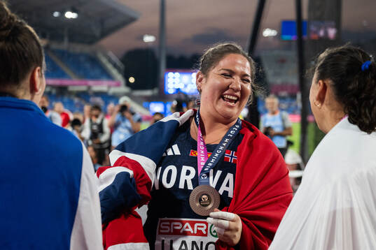 Beatrice Nedberge Llano of Norway celebrates