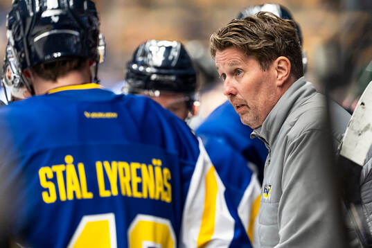 HV71s Assisterande tränare Stefan Klockare