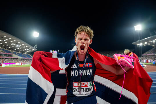 Sander Aae Skotheim of Norway celebrates
