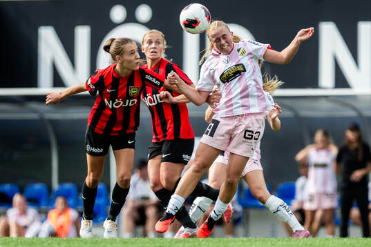 under fotbollsmatchen i Damallsvenskan mellan