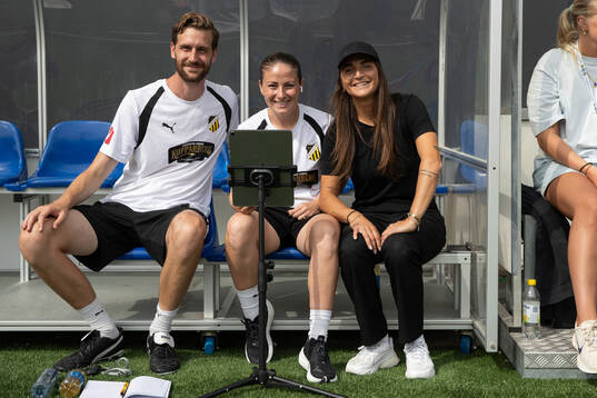 Häckens tränare Elena Sadiku