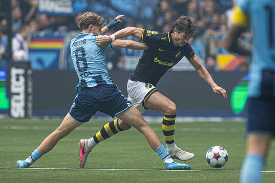 Djurgårdens Patric Åslund och AIKs Hervé Matthys