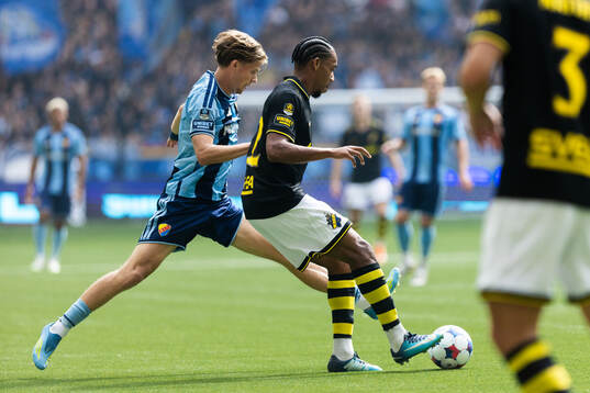 Djurgårdens Patric Åslund och AIKs Adrian Helm