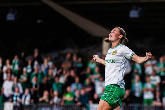 Hammarbys Svea Rehnberg jublar