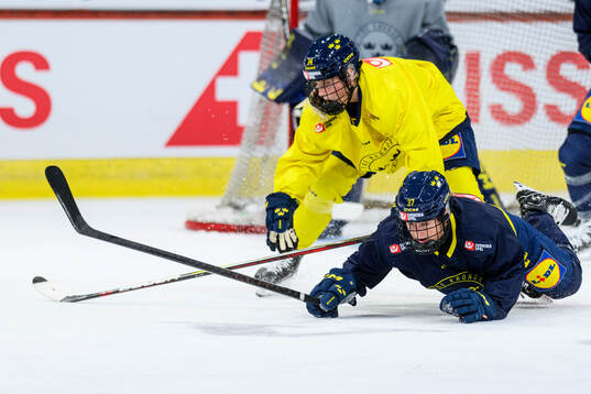 Mira Hallin and Josefine Holmgren of Sweden at a practice