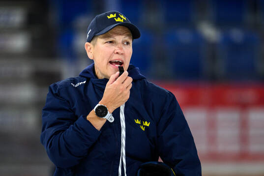 Head coach Erika Holst of Sweden at a practice session
