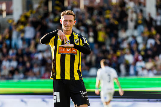 Häckens Julius Lindberg jublar