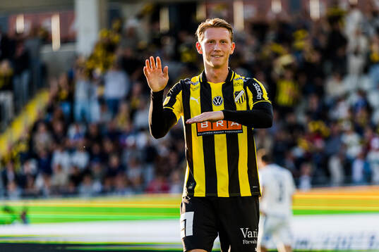 Häckens Julius Lindberg jublar