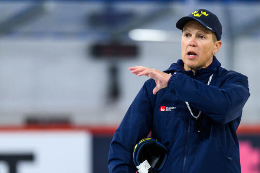 Head coach Erika Holst of Sweden at a practice session