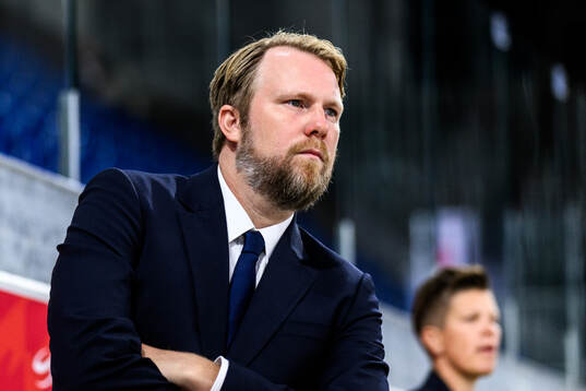 Assistant coach Johan Andersson of Sweden
